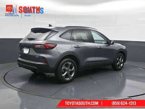 Used 2025 Ford Escape ST-Line AWD/4WD image 2