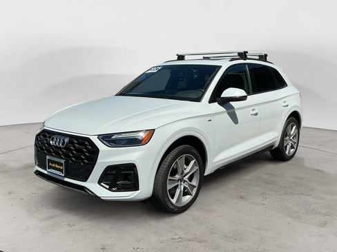 Used 2025 Audi Q5 2.0T Premium w/ Convenience Plus Package AWD/4WD image 3