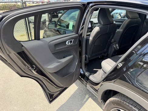 Used 2023 Volvo C40 Recharge Core AWD/4WD image 43
