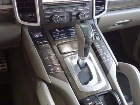 Used 2011 Porsche Cayenne S image 13