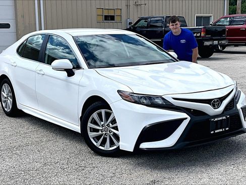 Used 2024 Toyota Camry SE FWD image 36