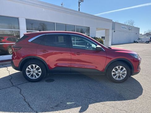 Used 2023 Ford Escape Active image 2