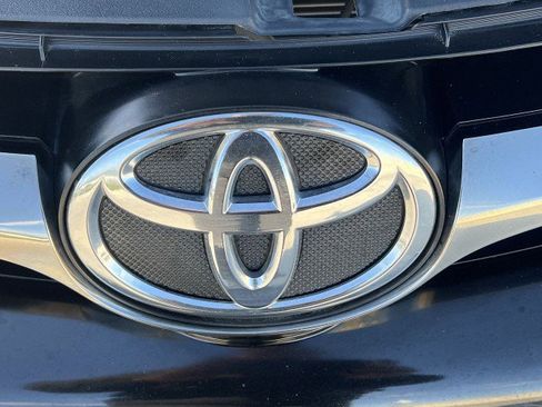 Used 2017 Toyota Camry XSE image 31