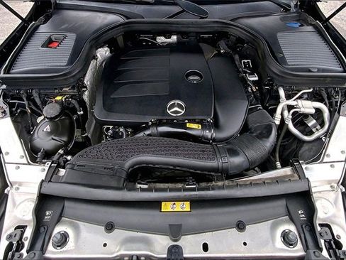 Used 2020 Mercedes-Benz GLC 300 4MATIC image 25