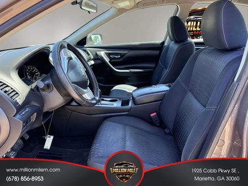 Used 2017 Nissan Altima 2.5 SV FWD image 2