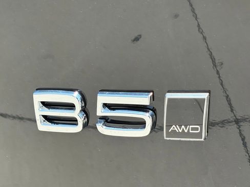 New 2025 Volvo XC40 B5 Plus w/ Protection Package Premier image 8