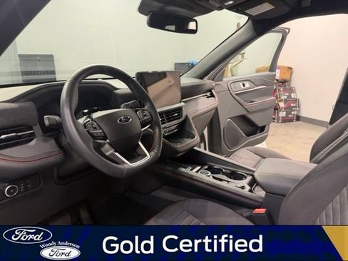Certified 2025 Ford Explorer ST-Line w/ Premium Package AWD/4WD image 9