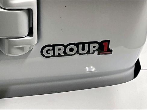 Used 2022 Jeep Wrangler Unlimited Sahara image 29