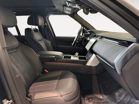 Used 2025 Land Rover Range Rover SV image 13