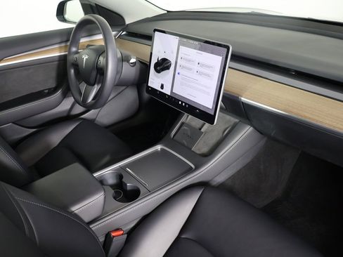 Used 2023 Tesla Model 3 Standard Range image 27