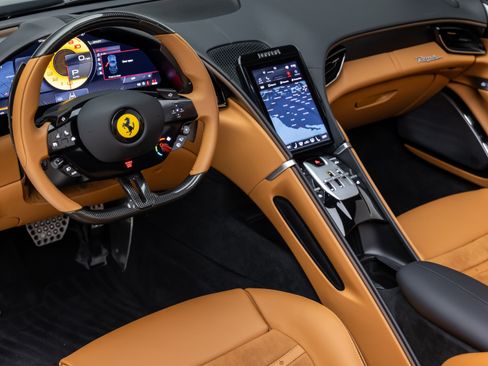 Used 2025 Ferrari Roma Spider RWD image 40