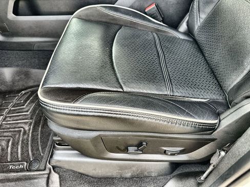 Used 2024 RAM 2500 Laramie w/ Night Edition image 25