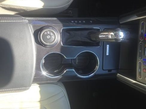 Used 2017 Ford Explorer Platinum AWD/4WD image 38