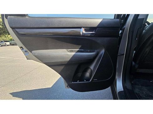 Used 2013 Kia Sorento EX w/ Premium Plus Pkg image 23