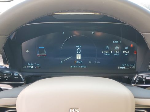 Certified 2024 Lincoln Corsair Premiere w/ Equipment Group 101A image 15