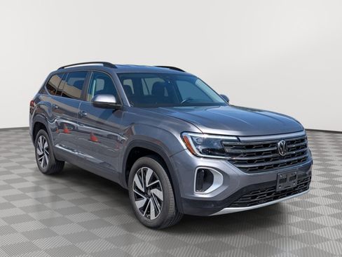 Used 2025 Volkswagen Atlas SE AWD/4WD image 7