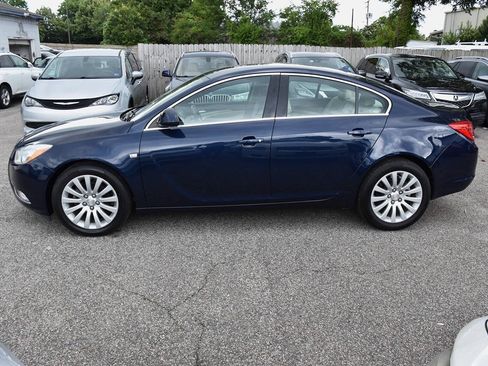 Used 2011 Buick Regal CXL FWD image 2