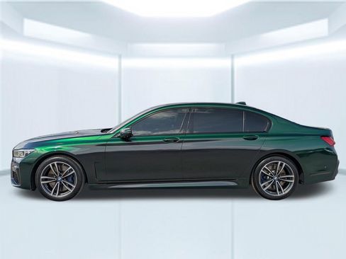 Used 2020 BMW 750i xDrive w/ Executive Package AWD/4WD image 2