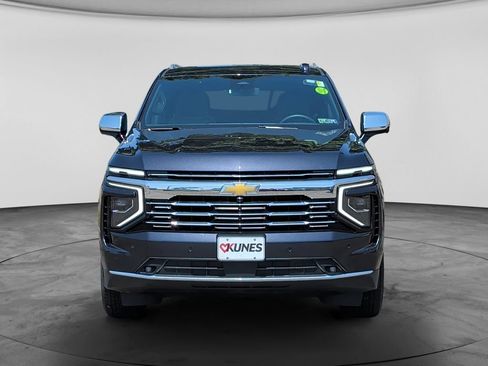 Used 2025 Chevrolet Suburban Premier AWD/4WD image 2