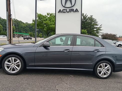 Used 2010 Mercedes-Benz E 350 4MATIC Sedan image 2