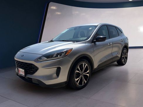 Used 2021 Ford Escape SE w/ SE Sport Appearance Package FWD image 1