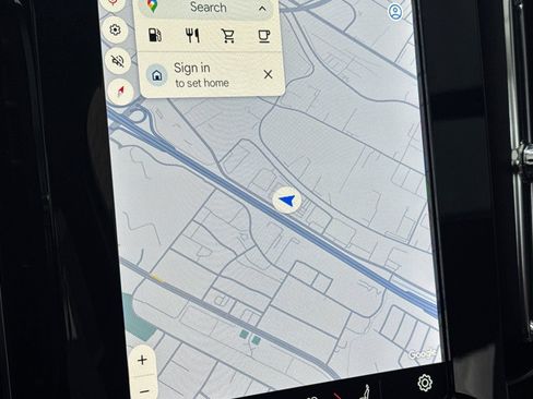 Used 2025 Volvo XC40 B5 Plus w/ Protection Package Premier image 21