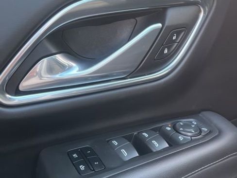 Used 2023 Chevrolet Tahoe LT w/ Luxury Package AWD/4WD image 13