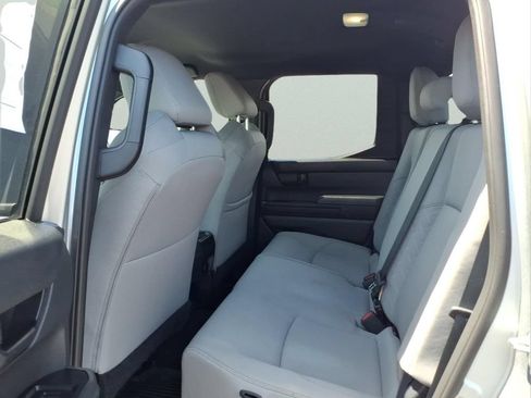 Used 2025 Toyota Tacoma SR5 AWD/4WD image 12