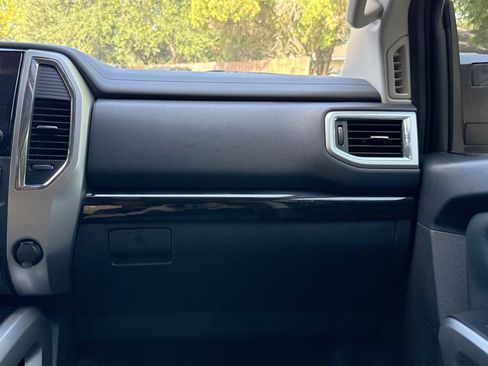 Used 2021 Nissan Titan SV w/ SV Convenience Package AWD/4WD image 11