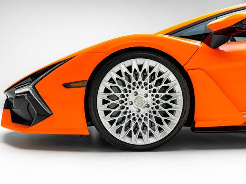 Used 2024 Lamborghini Revuelto AWD/4WD image 21