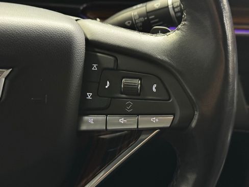 Used 2021 Cadillac Escalade Premium Luxury AWD/4WD image 25