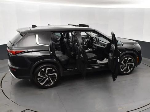 Used 2023 Mitsubishi Outlander SE FWD image 6