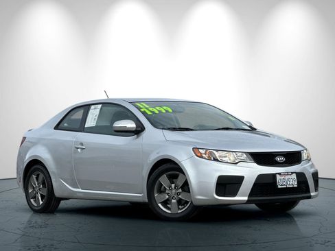 Used 2011 Kia Forte Koup EX image 2