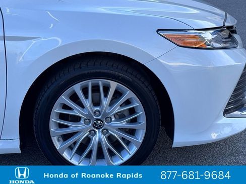 Used 2019 Toyota Camry XLE image 40