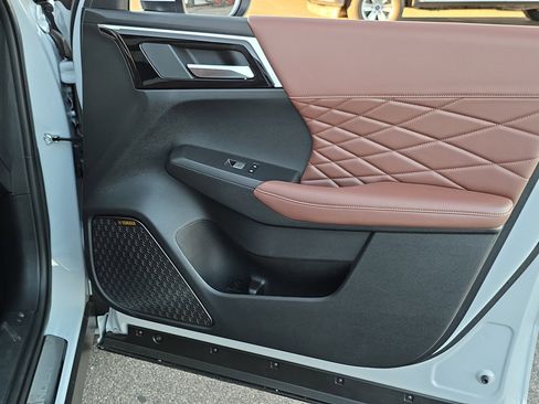 New 2026 Mitsubishi Outlander SEL FWD image 34
