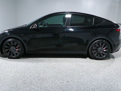 Used 2022 Tesla Model Y Performance AWD/4WD image 10