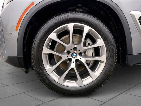 Used 2024 BMW X5 xDrive40i w/ Premium Package image 11