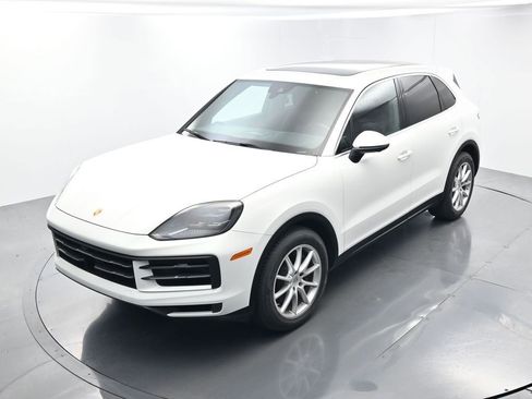 Certified 2024 Porsche Cayenne image 29