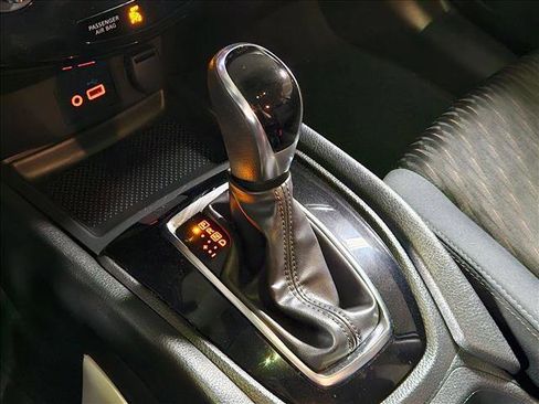 Used 2018 Nissan Rogue S image 11