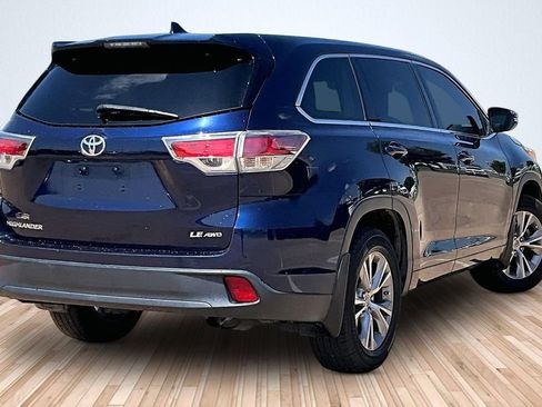 Used 2015 Toyota Highlander Plus AWD/4WD image 2