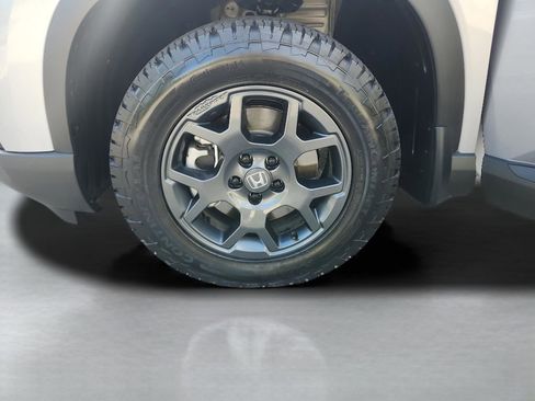 Certified 2025 Honda Pilot TrailSport image 39