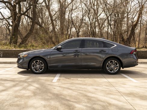 Used 2024 Honda Accord EX image 6