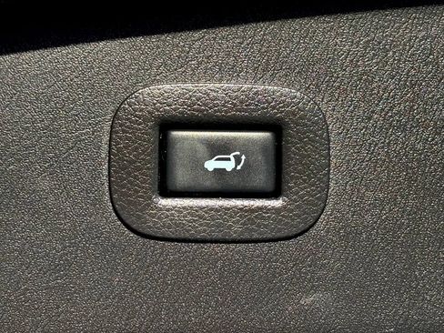 Used 2017 INFINITI QX80 2WD w/ Driver Assistance Package image 30