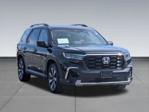 Certified 2025 Honda Pilot Touring image 7