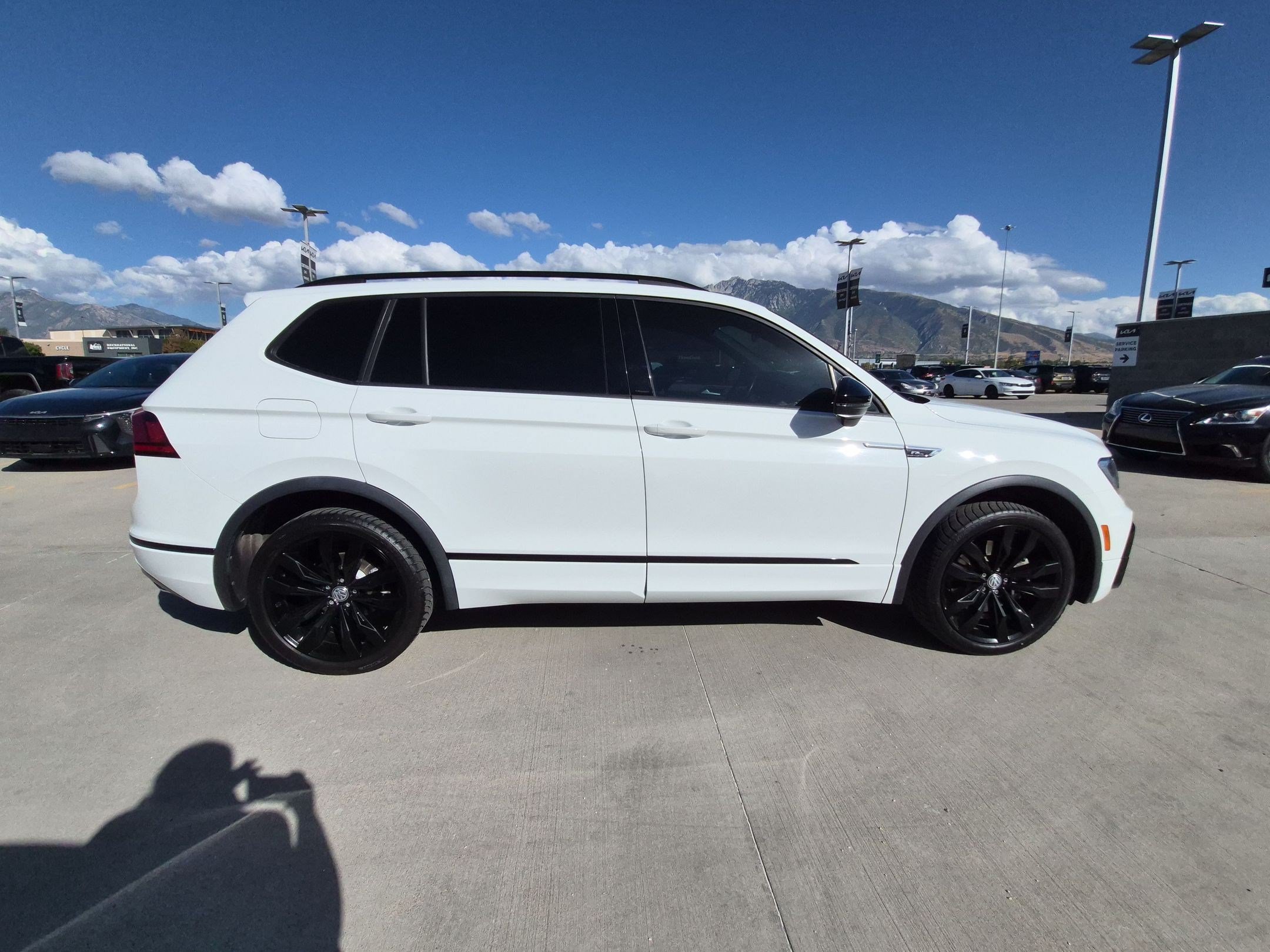 Used 2021 Volkswagen Tiguan SE R-Line AWD/4WD image 7
