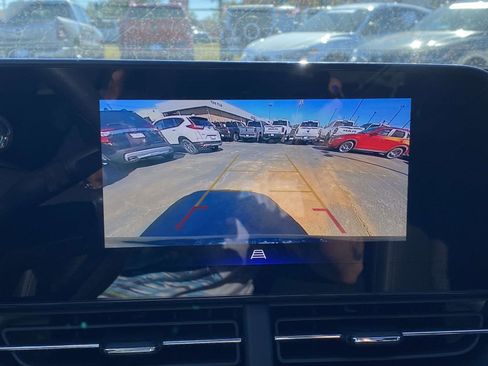 Used 2025 Chevrolet Trax LT image 9