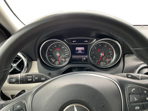 Used 2019 Mercedes-Benz GLA 250 image 12