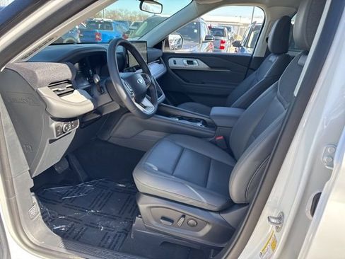 New 2026 Ford Explorer Active w/ Active Comfort Package image 9