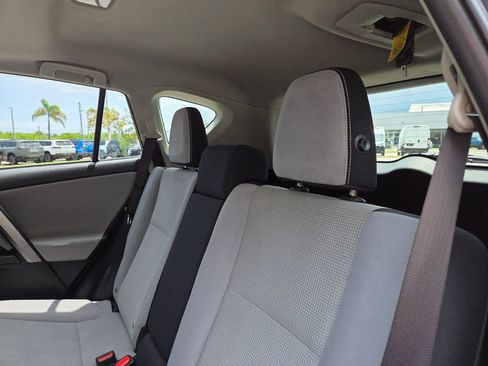 Used 2018 Toyota RAV4 XLE FWD image 22
