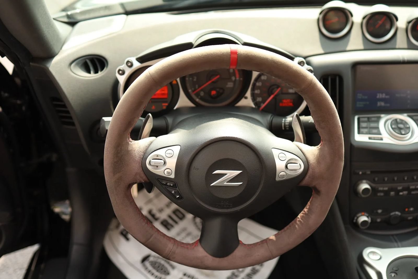 Used 2019 Nissan 370Z Touring RWD image 13